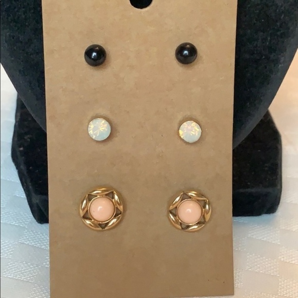 💐5/25 3 pair crystal stud black ball